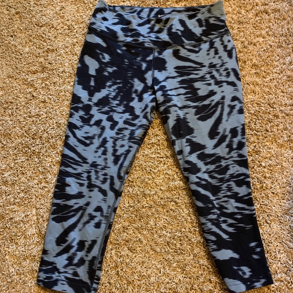 Nike Dri-Fit crop pants